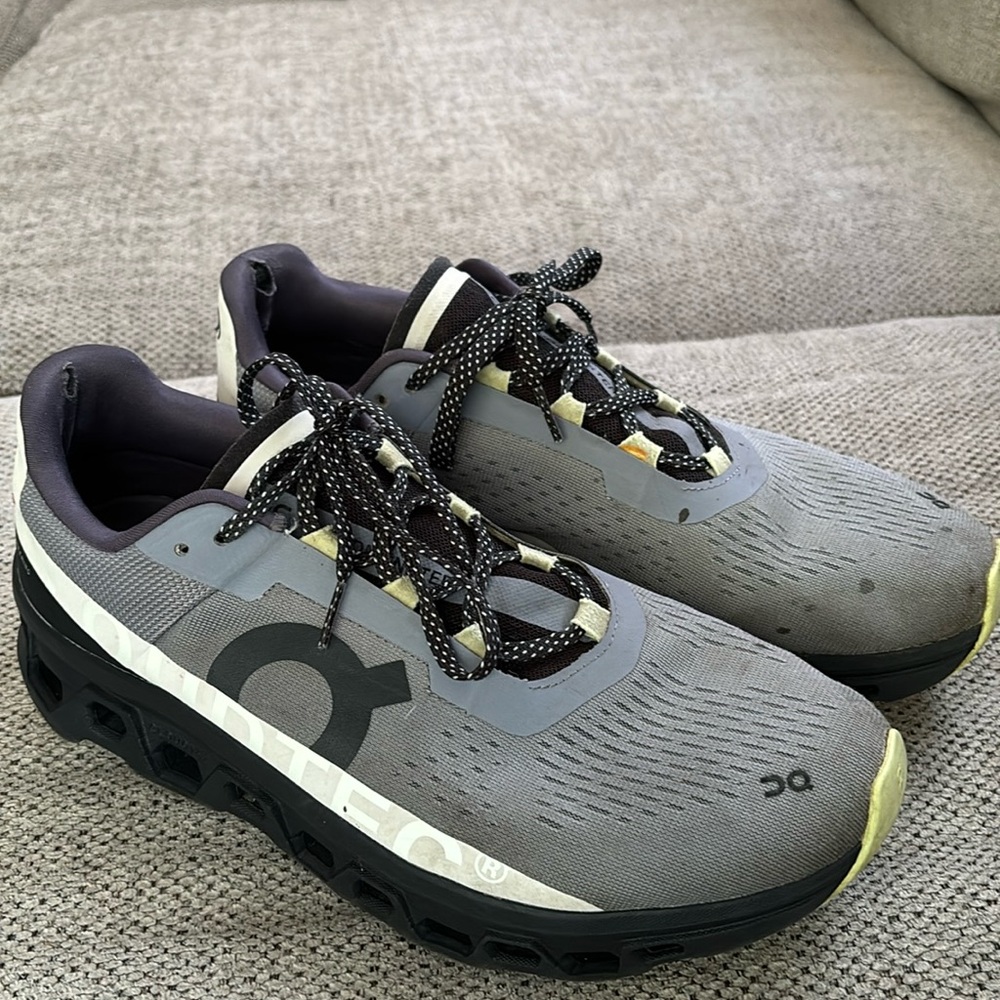 On cloud cloudtec helion shoes